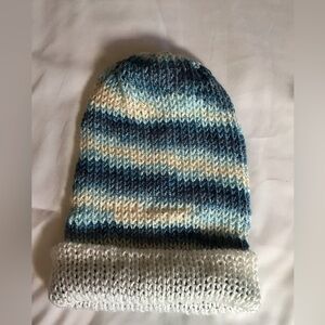 NWT Stylish White & Blue and white Reversible Knit Beanie Hat